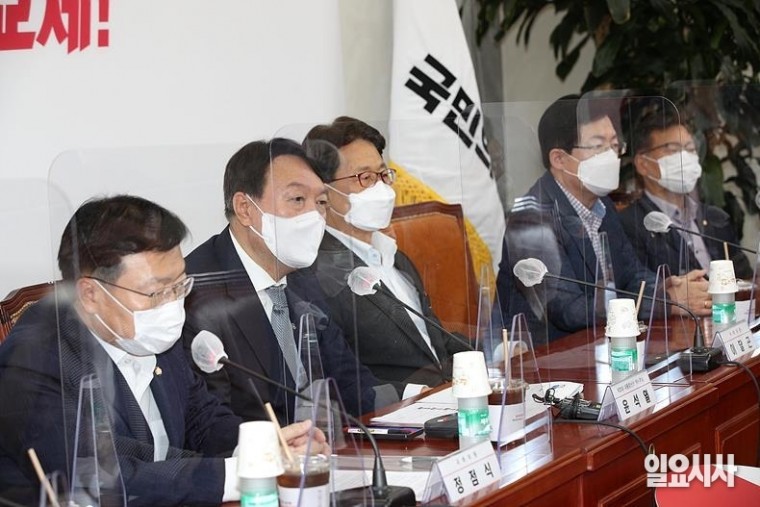 지난 11일, 서울 여의도 국회서 열린 국민의힘 재선 의원들과의 간담회서 발언하는 윤석열 전 검찰총장 ⓒ박성원 기자