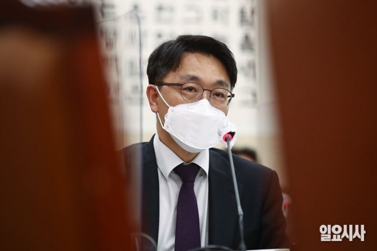 지난 5월17일, 국회 법제사법위원회에 출석한 김진욱 공수처장이 의원들의 질문에 답변하고 있다. ⓒ고성준 기자